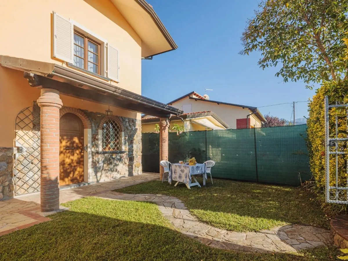 Apartment Lara By Interhome Marina di Massa