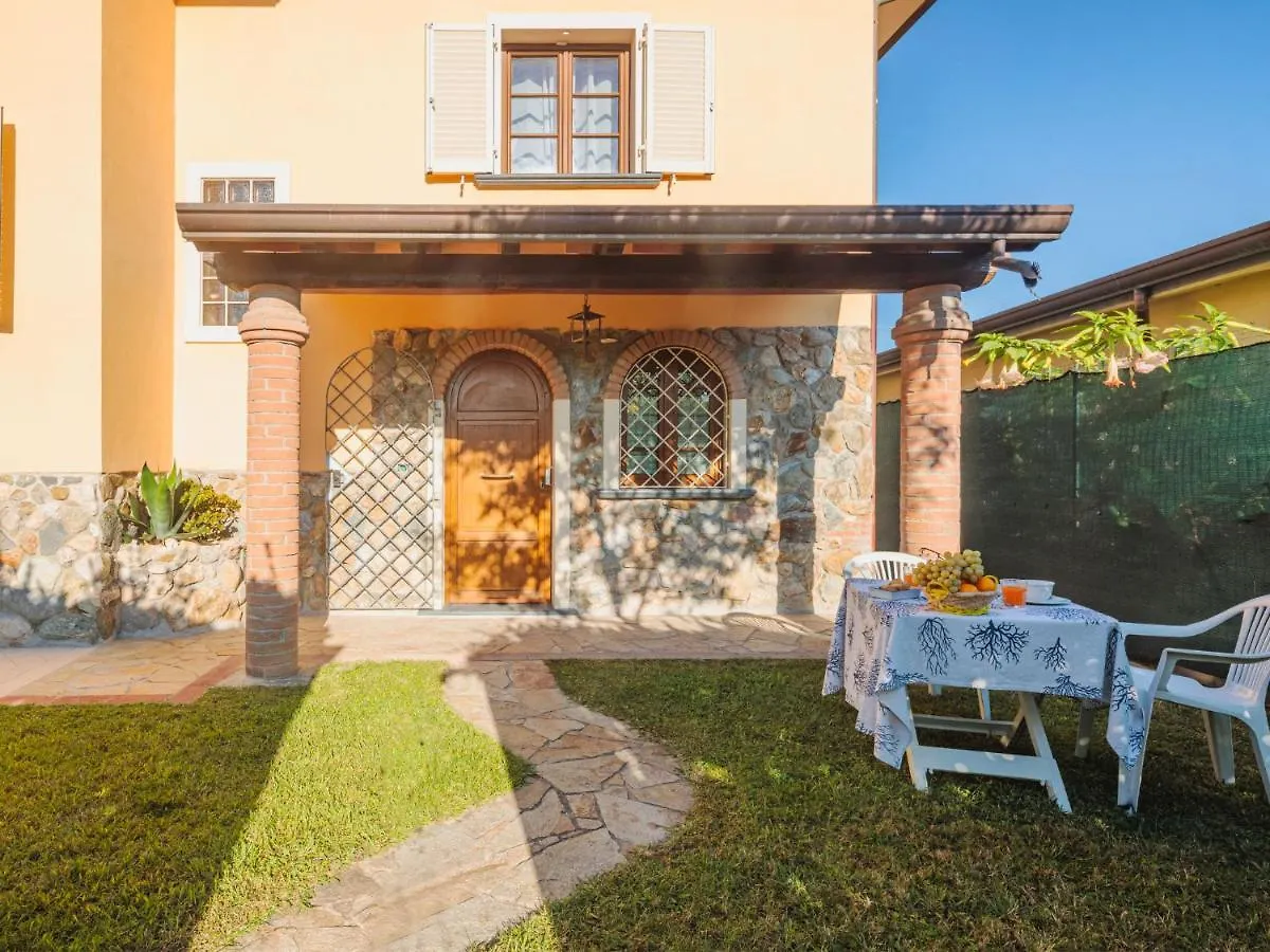 Apartment Lara By Interhome Marina di Massa 0*,