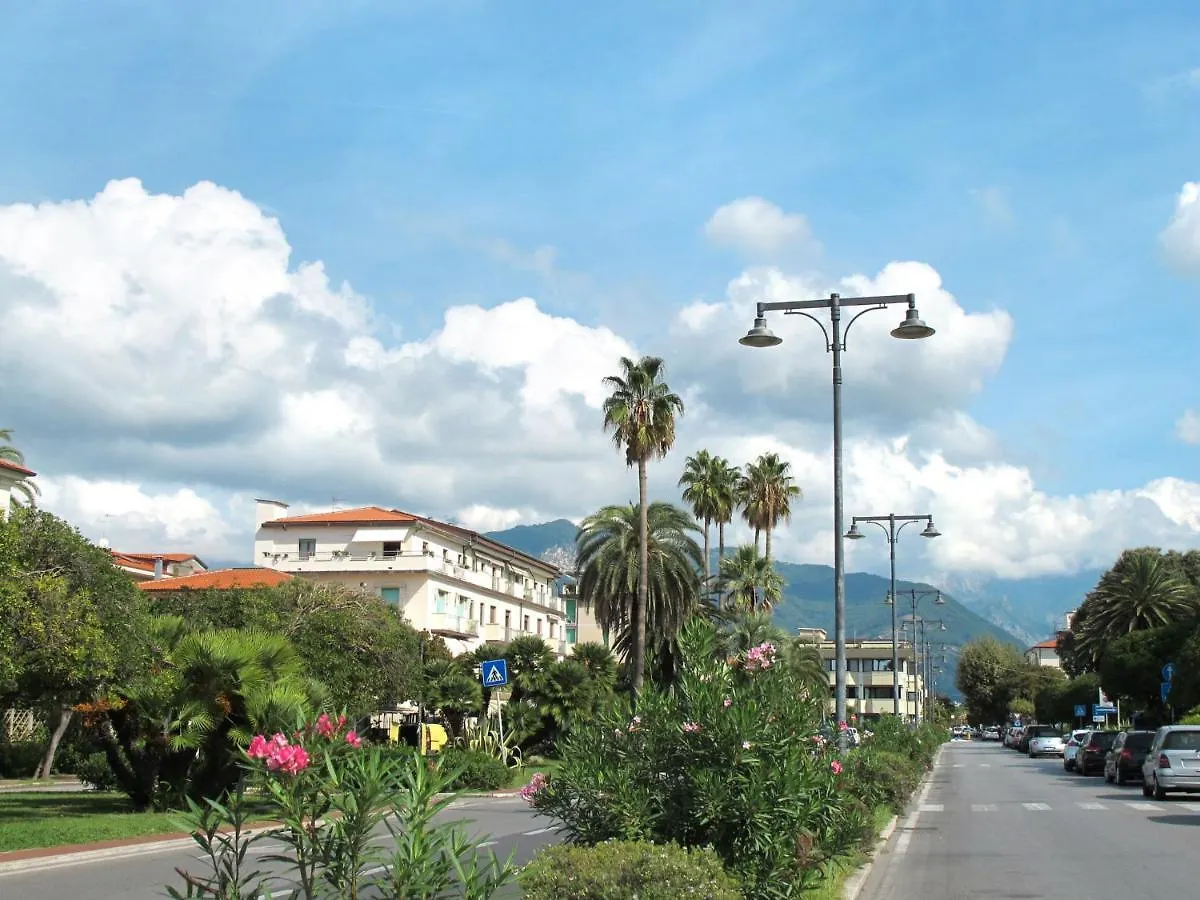 Apartment Lara By Interhome Marina di Massa Italy